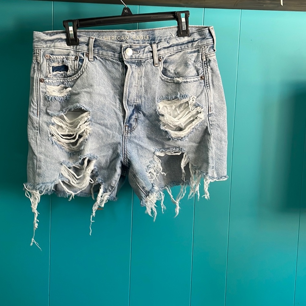 American Eagle Womens size 12 ripped jean shorts